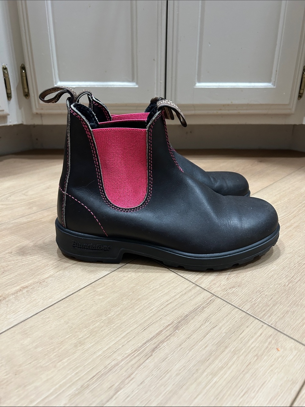 Blundstone Chelsea Boot Size 7